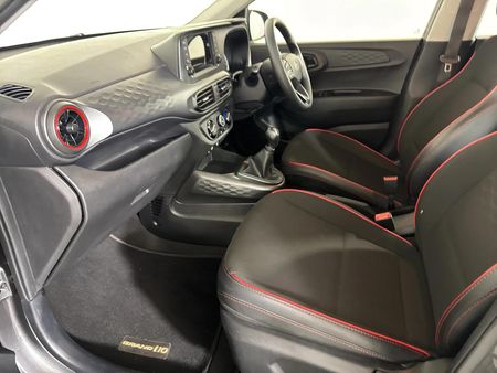 2024-Hyundai-Grand-i10-10-Motion_8