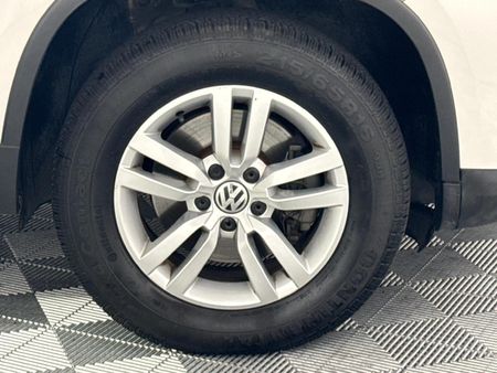 2013-Volkswagen-Tiguan-14-TSI-Bluemotion-Trend-Fun-Auto-118kW_5