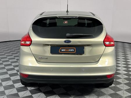 2016-Ford-Focus-10-EcoBoost-Trend-5-dr_18