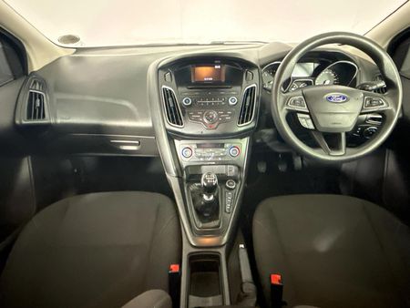 2016-Ford-Focus-10-EcoBoost-Trend-5-dr_1