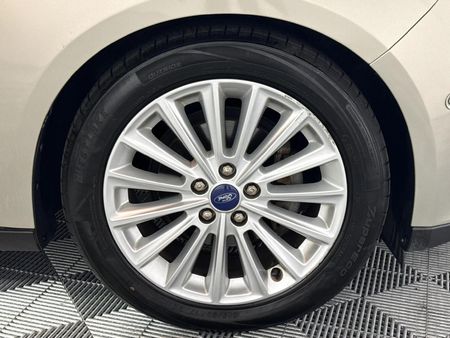 2016-Ford-Focus-10-EcoBoost-Trend-5-dr_5