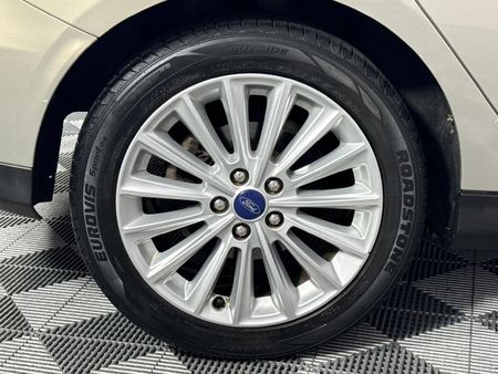 2016-Ford-Focus-10-EcoBoost-Trend-5-dr_7