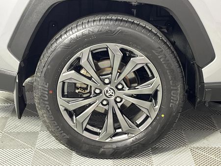 2024-Toyota-RAV4-25-VX-Hybrid-CVT-E-Four_4