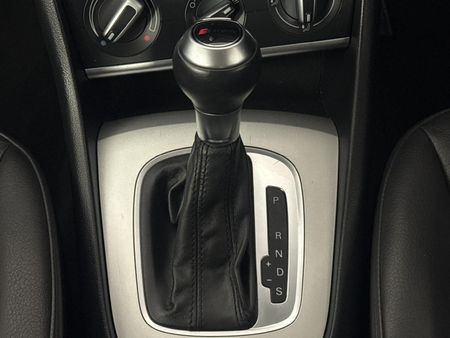 2015-Audi-Q3-14-TFSI-Auto-110kW_10