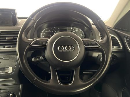 2015-Audi-Q3-14-TFSI-Auto-110kW_12