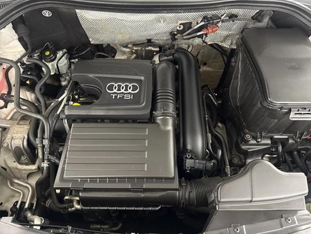 2015-Audi-Q3-14-TFSI-Auto-110kW_13