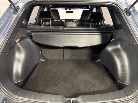 2022-Toyota-Corolla-Cross-18-XS_13