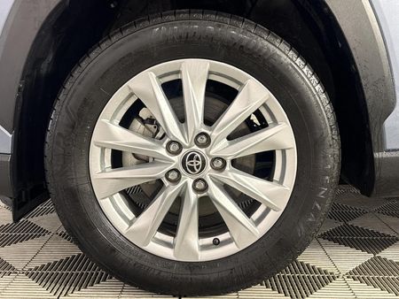 2022-Toyota-Corolla-Cross-18-XS_4