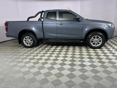 2024-Isuzu-D-Max-19-DDI-HR-LS-Auto-Extended-Cab_12