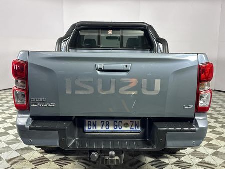 2024-Isuzu-D-Max-19-DDI-HR-LS-Auto-Extended-Cab_13