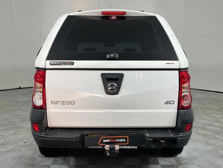 2020-Nissan-NP200-15-dCi-Safety-Pack_15