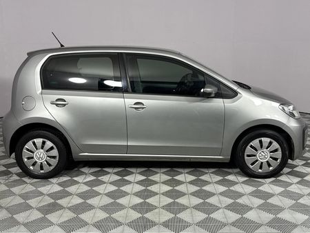 2017-Volkswagen-Up-Move-Up-10-5-dr_16