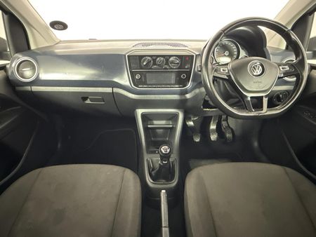 2017-Volkswagen-Up-Move-Up-10-5-dr_1