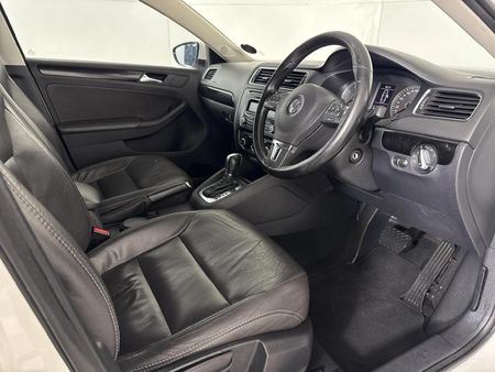 2012-Volkswagen-Jetta-VI-14-TSI-Comfortline-Auto_9