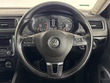 2012-Volkswagen-Jetta-VI-14-TSI-Comfortline-Auto_11