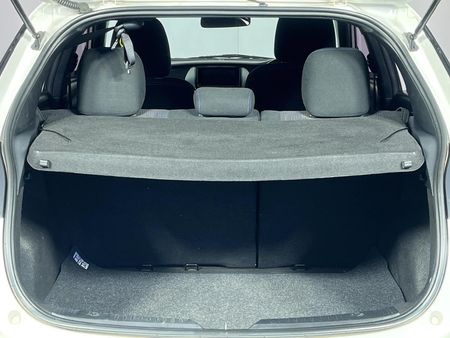 2018-Toyota-Yaris-15-XS-5-dr_13