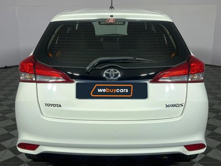 2018-Toyota-Yaris-15-XS-5-dr_17