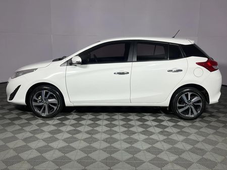 2018-Toyota-Yaris-15-XS-5-dr_18