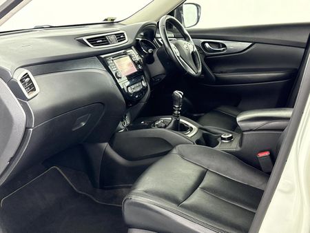 2015-Nissan-X-Trail-16-dCi-LE-4x4_8