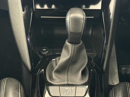 2023-Peugeot-208-12T-GT-Auto_10