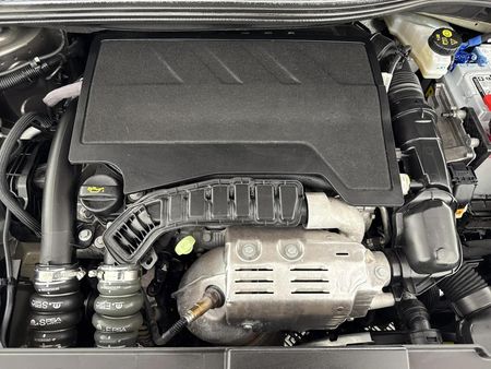 2023-Peugeot-208-12T-GT-Auto_13