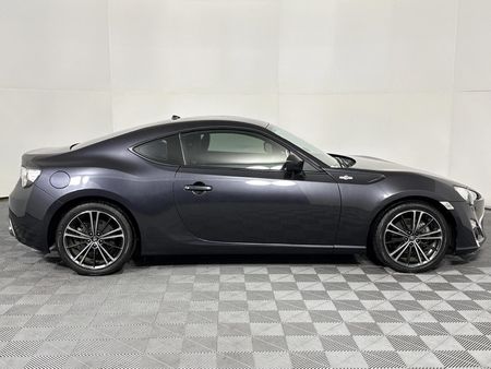 2012-Toyota-86-20-High_13