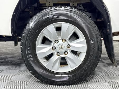 2017-Toyota-Hilux-24-GD-6-Raised-Body-SRX-Extended-Cab_5