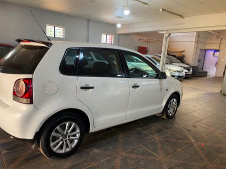 2013-Volkswagen-Polo-Vivo-14-Trendline-5-dr_9