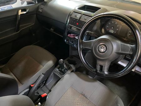 2013-Volkswagen-Polo-Vivo-14-Trendline-5-dr_18