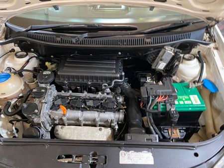 2013-Volkswagen-Polo-Vivo-14-Trendline-5-dr_25