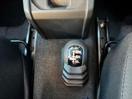 2026-Suzuki-Jimny-15-GLX-Auto_14