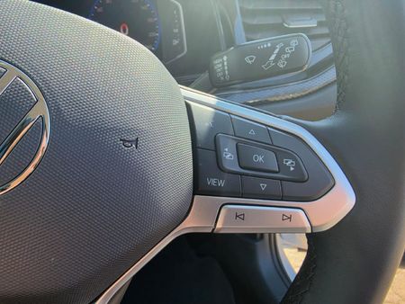 2026-Volkswagen-Polo-10-TSI-Life_10