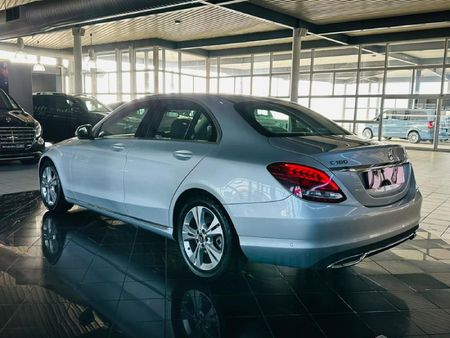 2017-Mercedes-Benz-C-Class-C-180-Avantgarde-Auto_9