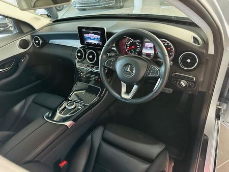 2017-Mercedes-Benz-C-Class-C-180-Avantgarde-Auto_3
