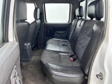 2007-Nissan-Hardbody-2400i-SE-4x4-Double-Cab_11