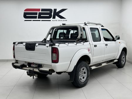 2007-Nissan-Hardbody-2400i-SE-4x4-Double-Cab_5