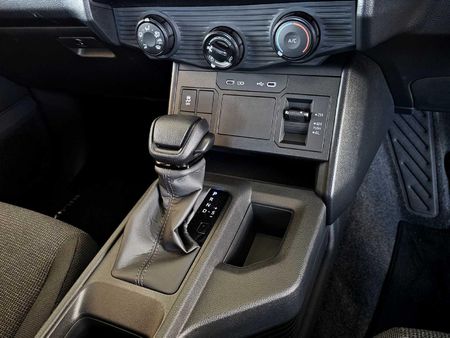2026-Toyota-Hilux-28-GD-6-RB-SRX-4x4-Auto-Double-Cab_14