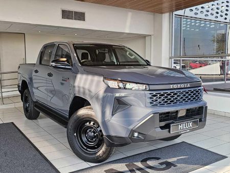 2026-Toyota-Hilux-28-GD-6-RB-SRX-4x4-Auto-Double-Cab_15
