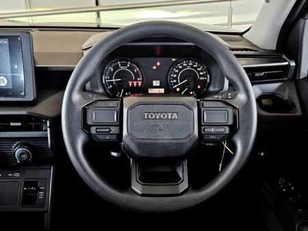 2026-Toyota-Hilux-28-GD-6-RB-SRX-4x4-Auto-Double-Cab_20