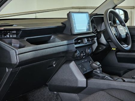 2026-Toyota-Hilux-28-GD-6-RB-SRX-4x4-Auto-Double-Cab_3