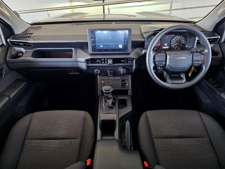 2026-Toyota-Hilux-28-GD-6-RB-SRX-4x4-Auto-Double-Cab_4