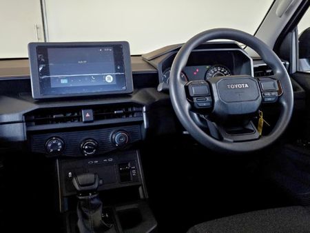 2026-Toyota-Hilux-28-GD-6-RB-SRX-4x4-Auto-Double-Cab_5