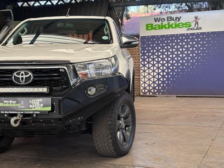 2016-Toyota-Hilux-28-GD-6-Raider-4x4-Double-Cab-Auto_2