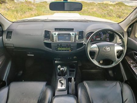 2012-Toyota-Fortuner-30-D-4D-Heritage-4x4-Auto_6