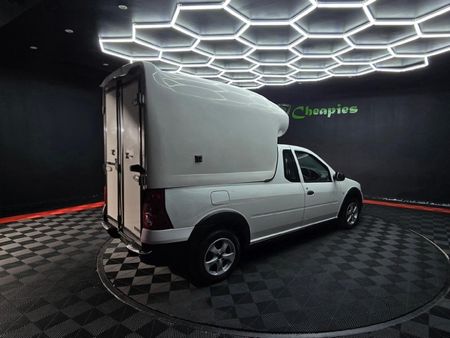 2011-Nissan-NP200-16-S_5