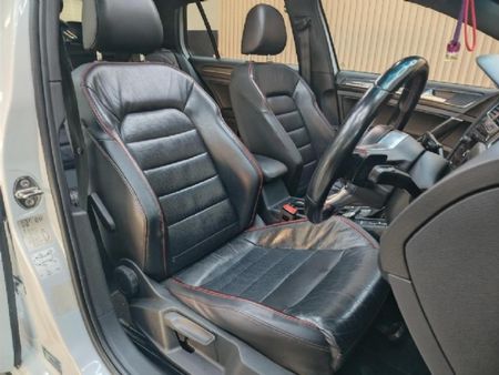 2018-Volkswagen-Golf-VII-GTI-20-TSI-Auto_10