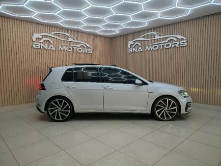 2018-Volkswagen-Golf-VII-GTI-20-TSI-Auto_3