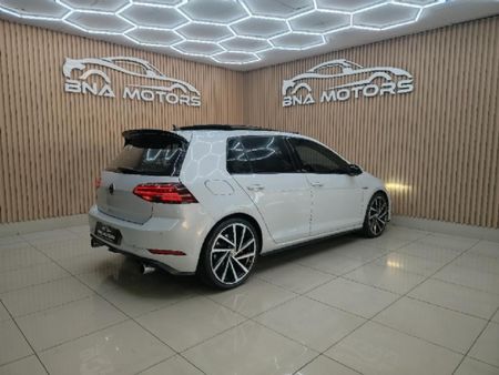 2018-Volkswagen-Golf-VII-GTI-20-TSI-Auto_6