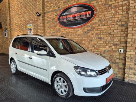 2011-Volkswagen-Touran-12-TSI-Trendline_6