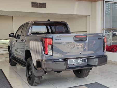 2026-Toyota-Hilux-28-GD-6-RB-SRX-4x4-Auto-Double-Cab_11